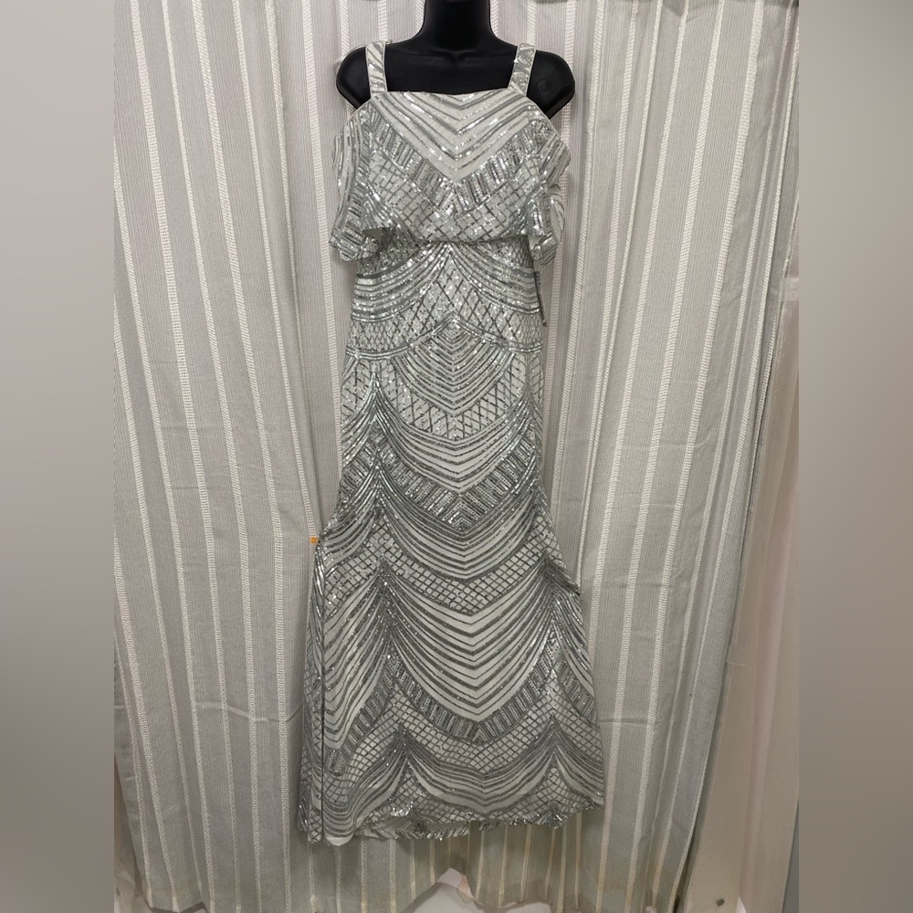 Elegant Silver sequin Evening Gown R&M Richard’s from Dillards NWT Size 6